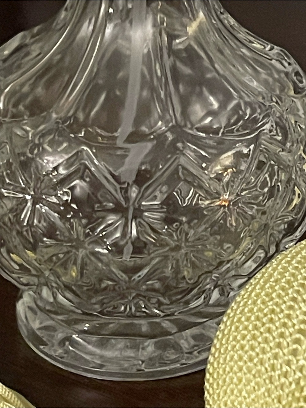 Vintage-Inspired Style Crystal Atomizer Perfume Bottle with Gold Accents - Picture 4 of 11